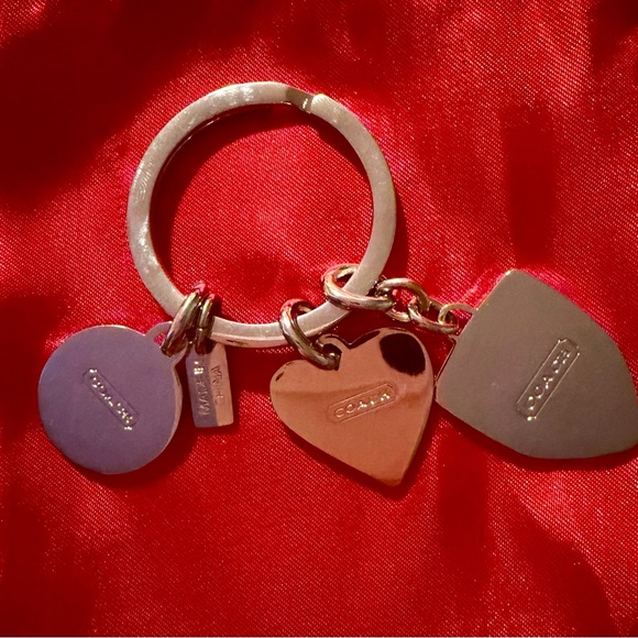 NWOT Coach Poppy Keychain / Bag Charm - Picture 3 of 3